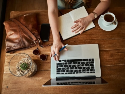 6 blogerów, których warto śledzić, gdy zmagacie się z nadwrażliwą cerą!